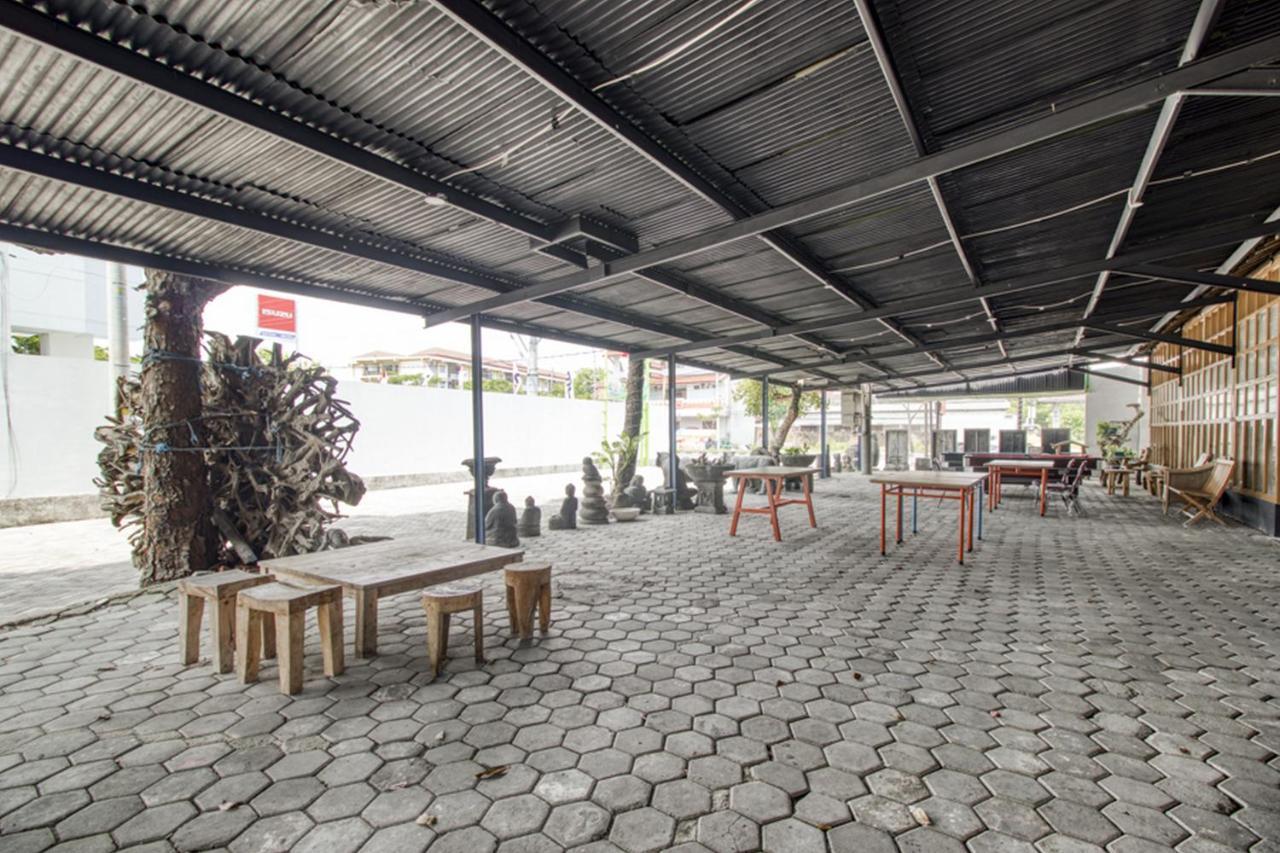 Reddoorz Plus @ Flory Hotel Yogyakarta Exterior photo