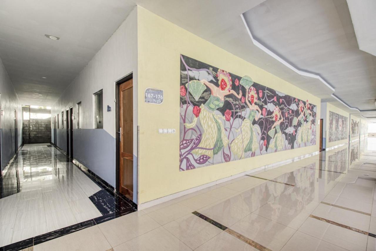 Reddoorz Plus @ Flory Hotel Yogyakarta Exterior photo